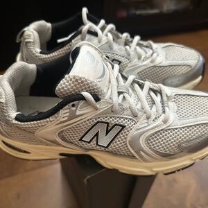 New Balance 530 Size 7 Youth
